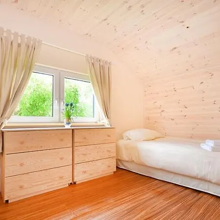 別荘 Wooden Summer Houses, ボボリン
